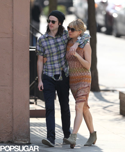 Sienna Miller Shows Love For Marlowe in NYC Sienna Miller Shows Love For Marlowe in NYC