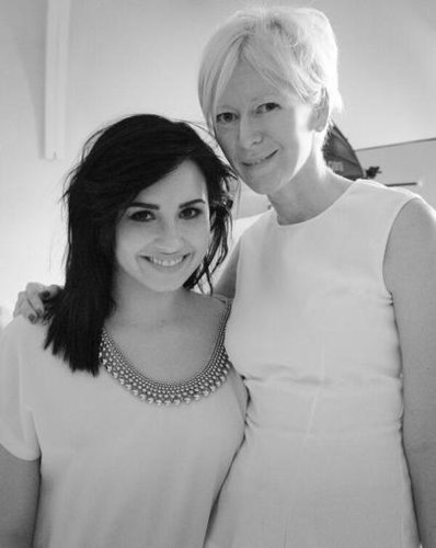 Demi Lovato posed with Cosmopolitan Editor in Chief Joanna Coles on the set of her photo shoot for the magazine.
Source: Twitter user ddlovato
Demi Lovato posed with Cosmopolitan Editor in Chief Joanna Coles on the set of her photo shoot for the magazine.
Source: Twitter user ddlovato