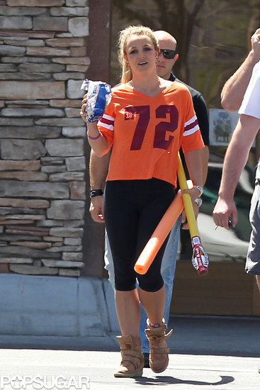 Britney Spears grabbed groceries and pool toys in LA.
Britney Spears grabbed groceries and pool toys in LA.