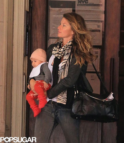 Gisele Bündchen had baby Vivian Brady in her arms for an NYC outing.
Gisele Bündchen had baby Vivian Brady in her arms for an NYC outing.