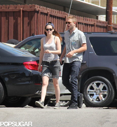 Rob and Kristen Share a Sweet Sushi Date Rob and Kristen Share a Sweet Sushi Date