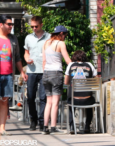Kristen Stewart and Robert Pattinson went to sushi with friends in LA.
Kristen Stewart and Robert Pattinson went to sushi with friends in LA.