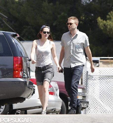 Robert Pattinson and Kristen Stewart went to lunch at En Sushi.
Robert Pattinson and Kristen Stewart went to lunch at En Sushi.