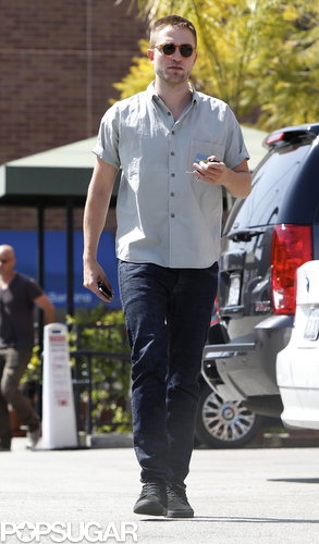 Rob and Kristen Share a Sweet Sushi Date Rob and Kristen Share a Sweet Sushi Date