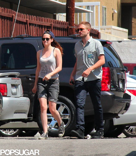 Rob and Kristen Share a Sweet Sushi Date Rob and Kristen Share a Sweet Sushi Date