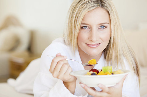 Before you shell out major bucks on a juice cleanse or put yourself on a deprivation diet, follow POPSUGAR Fitness's tips and tricks on detoxing naturally before the wedding.
Before you shell out major bucks on a juice cleanse or put yourself on a deprivation diet, follow POPSUGAR Fitness's tips and tricks on detoxing naturally before the wedding.