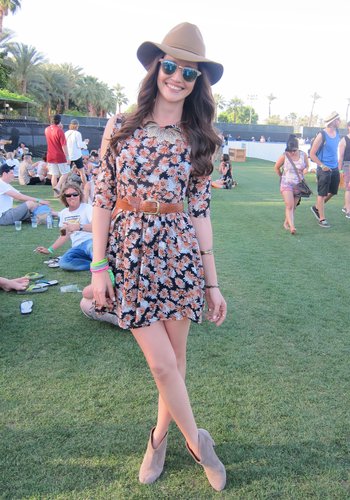 A prime example of perfect head-to-toe festival fashion via a printed ASOS dress, Ray-Ban shades, floppy hat, and suede ankle boots.
Source: Chi Diem Chau
A prime example of perfect head-to-toe festival fashion via a printed ASOS dress, Ray-Ban shades, floppy hat, and suede ankle boots.
Source: Chi Diem Chau