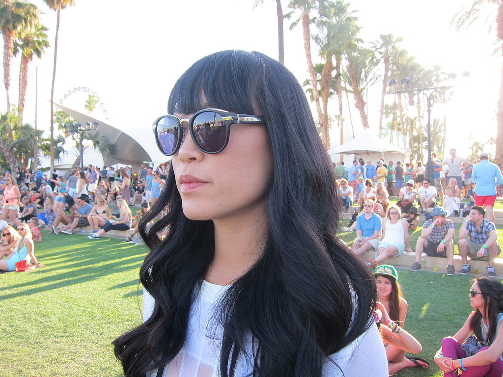 Wavy, jet-black hair is the ultimate in cool-girl chic.
Photo: Meg Cuna
Wavy, jet-black hair is the ultimate in cool-girl chic.
Photo: Meg Cuna
