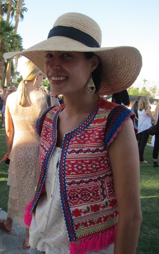 A floppy straw hat in a natural color is a must-have piece to protect your face from the extreme desert rays.
A floppy straw hat in a natural color is a must-have piece to protect your face from the extreme desert rays.