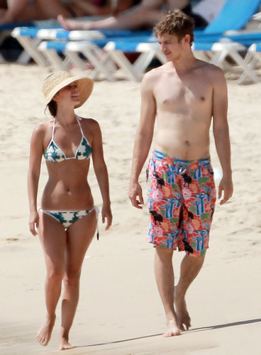 When she took off her overalls on the beach, Rachel showed off a printed triangle bikini and covered her face with a wide-brim straw visor.
When she took off her overalls on the beach, Rachel showed off a printed triangle bikini and covered her face with a wide-brim straw visor.