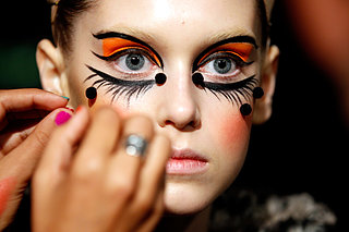 Interview With Val Garland and Her Makeup Tip