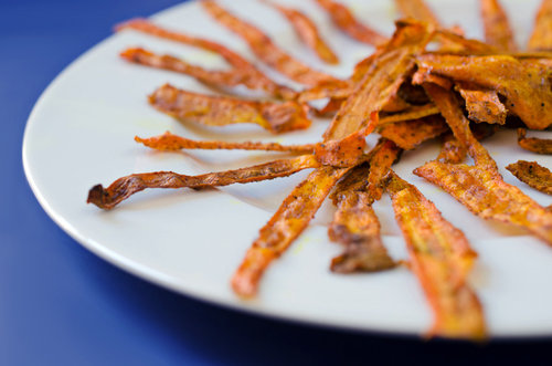Baked Curried Carrot Chips
