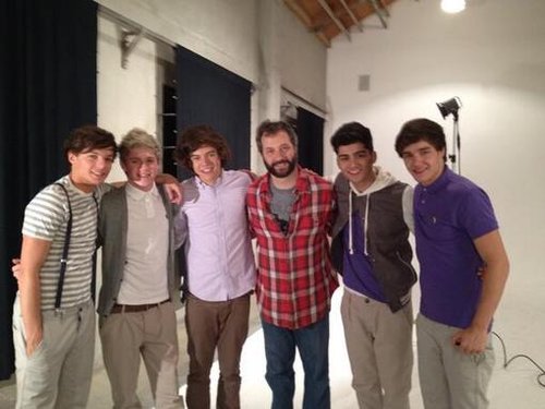 Judd Apatow hung out with the boys of One Direction.
Source: Twitter user JuddApatow
Judd Apatow hung out with the boys of One Direction.
Source: Twitter user JuddApatow