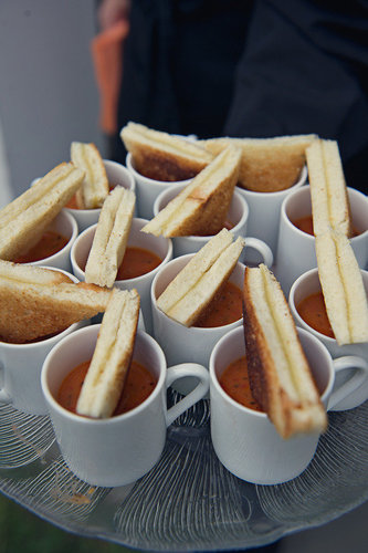 Mini Grilled Cheese and Tomato Soup Mini Grilled Cheese and Tomato Soup