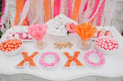 Neon Circus
Photo by Canary Grey via Green Wedding Shoes
Neon Circus
Photo by Canary Grey via Green Wedding Shoes