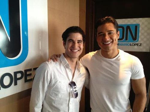 Mario Lopez interviewed Glee's Darren Criss.
Source: Twitter user MarioLopezExtra
Mario Lopez interviewed Glee's Darren Criss.
Source: Twitter user MarioLopezExtra