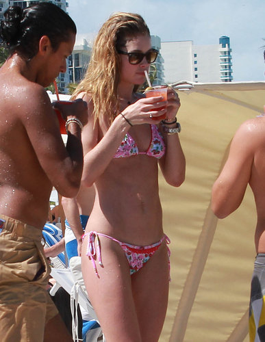 Doutzen Dons a Bikini For a Playful PDA Session With Sunnery Doutzen Dons a Bikini For a Playful PDA Session With Sunnery