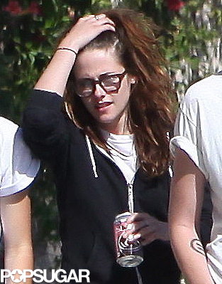 Kristen Surrounds Herself With Friends While Rob Parties in NYC Kristen Surrounds Herself With Friends While Rob Parties in NYC