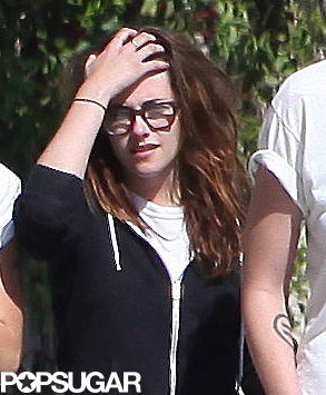 Kristen Surrounds Herself With Friends While Rob Parties in NYC Kristen Surrounds Herself With Friends While Rob Parties in NYC