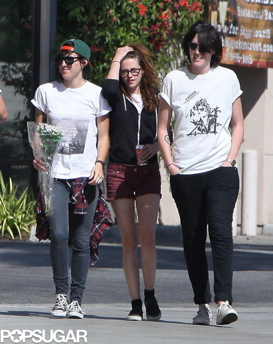 Kristen Surrounds Herself With Friends While Rob Parties in NYC Kristen Surrounds Herself With Friends While Rob Parties in NYC
