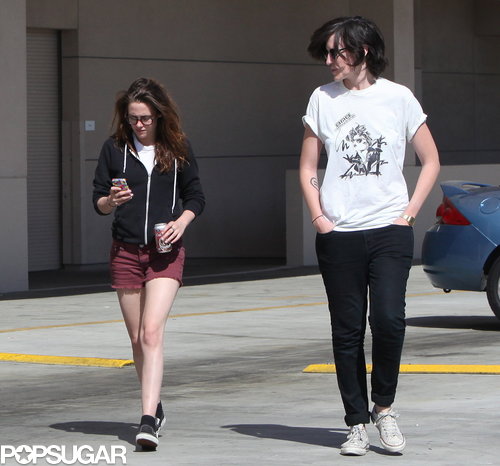 Kristen Surrounds Herself With Friends While Rob Parties in NYC Kristen Surrounds Herself With Friends While Rob Parties in NYC