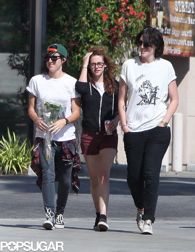 Kristen Surrounds Herself With Friends While Rob Parties in NYC Kristen Surrounds Herself With Friends While Rob Parties in NYC