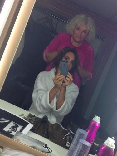 Victoria Beckham got her hair and makeup done before a photo shoot.
Source: Twitter user victoriabeckham
Victoria Beckham got her hair and makeup done before a photo shoot.
Source: Twitter user victoriabeckham