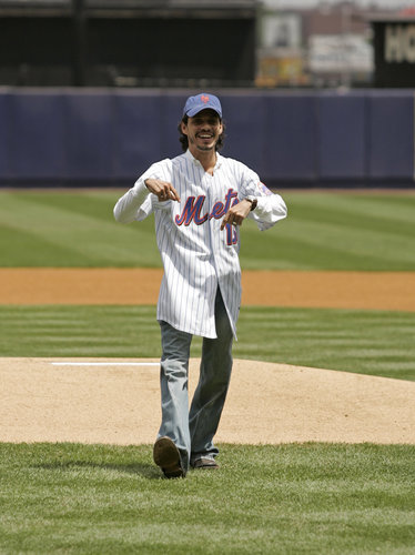 Marc Anthony donned his Mets garb to throw the first pitch at an NYC game in May 2005.
Marc Anthony donned his Mets garb to throw the first pitch at an NYC game in May 2005.