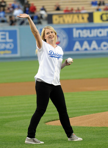 Melissa Joan Hart gave the crowd a wave as she headed to the pitchers mound at an LA Dodgers game in August 2010.
Melissa Joan Hart gave the crowd a wave as she headed to the pitchers mound at an LA Dodgers game in August 2010.