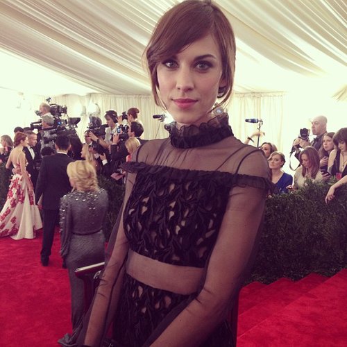 Alexa Chung fused punk and femme in her black Erdem frock.
Source: Instagram user vogue
Alexa Chung fused punk and femme in her black Erdem frock.
Source: Instagram user vogue