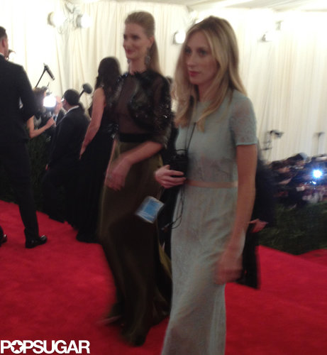 Rosie Huntington-Whiteley confidently strode into the Met Gala.
Rosie Huntington-Whiteley confidently strode into the Met Gala.