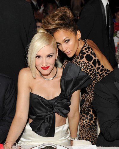 Gwen Stefani and Jennifer Lopez posed together inside the Met Gala.
Source: Billy Farrell/BFANYC.com
Gwen Stefani and Jennifer Lopez posed together inside the Met Gala.
Source: Billy Farrell/BFANYC.com