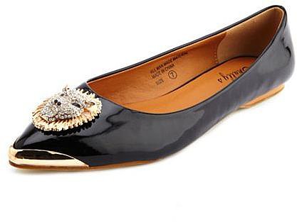 Lion Head Pointy Toe Ballet Flat