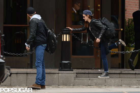 Robert Pattinson and Kristen Stewart left their NYC hotel.
Robert Pattinson and Kristen Stewart left their NYC hotel.