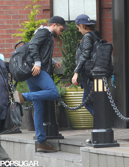 Robert Pattinson and Kristen Stewart left their NYC hotel.
Robert Pattinson and Kristen Stewart left their NYC hotel.