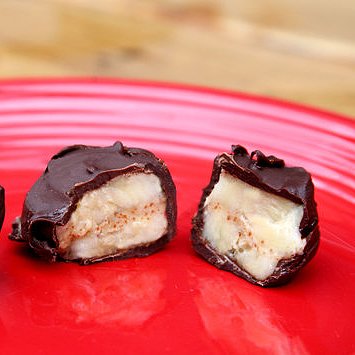 Vegan Dessert: Chocolate-Covered Banana Almond Butter Bites Vegan Dessert: Chocolate-Covered Banana Almond Butter Bites