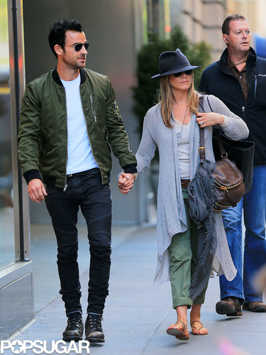 Jennifer Aniston went shopping with Justin Theroux.
Jennifer Aniston went shopping with Justin Theroux.