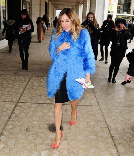SJP layered a plush Misha Nonoo alpaca coat over a body-hugging L’Agence sheath, then completed her look with a pair of punchy Christian Louboutin pumps in NYC.
SJP layered a plush Misha Nonoo alpaca coat over a body-hugging L’Agence sheath, then completed her look with a pair of punchy Christian Louboutin pumps in NYC.