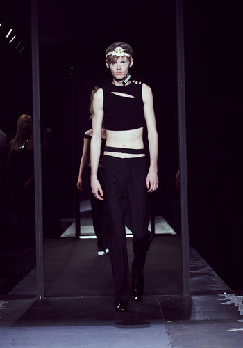 A look from the JW Anderson for Versus collection.
Photo courtesy of Versace
A look from the JW Anderson for Versus collection.
Photo courtesy of Versace