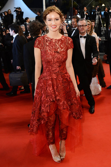 At the As I Lay Dying premiere, Ahna O'Reilly posed in a red asymmetrical-hem Monique Lhuillier dress paired over matching cropped pants, creating a beautifully eclectic ensemble.
At the As I Lay Dying premiere, Ahna O'Reilly posed in a red asymmetrical-hem Monique Lhuillier dress paired over matching cropped pants, creating a beautifully eclectic ensemble.