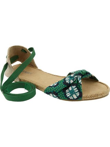 Lace up in these grassy green Old Navy espadrilles ($20).
Lace up in these grassy green Old Navy espadrilles ($20).