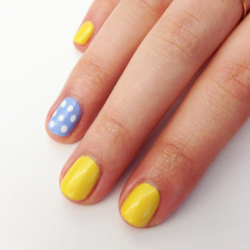 This simple yellow-and-blue nail art has a sunny look thanks to the complementing color combination.
This simple yellow-and-blue nail art has a sunny look thanks to the complementing color combination.