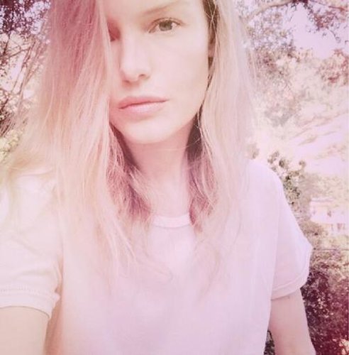 Kate Bosworth snapped this dreamy photo while showing off her new favorite t-shirt.
Source: Twitter user katebosworth
Kate Bosworth snapped this dreamy photo while showing off her new favorite t-shirt.
Source: Twitter user katebosworth