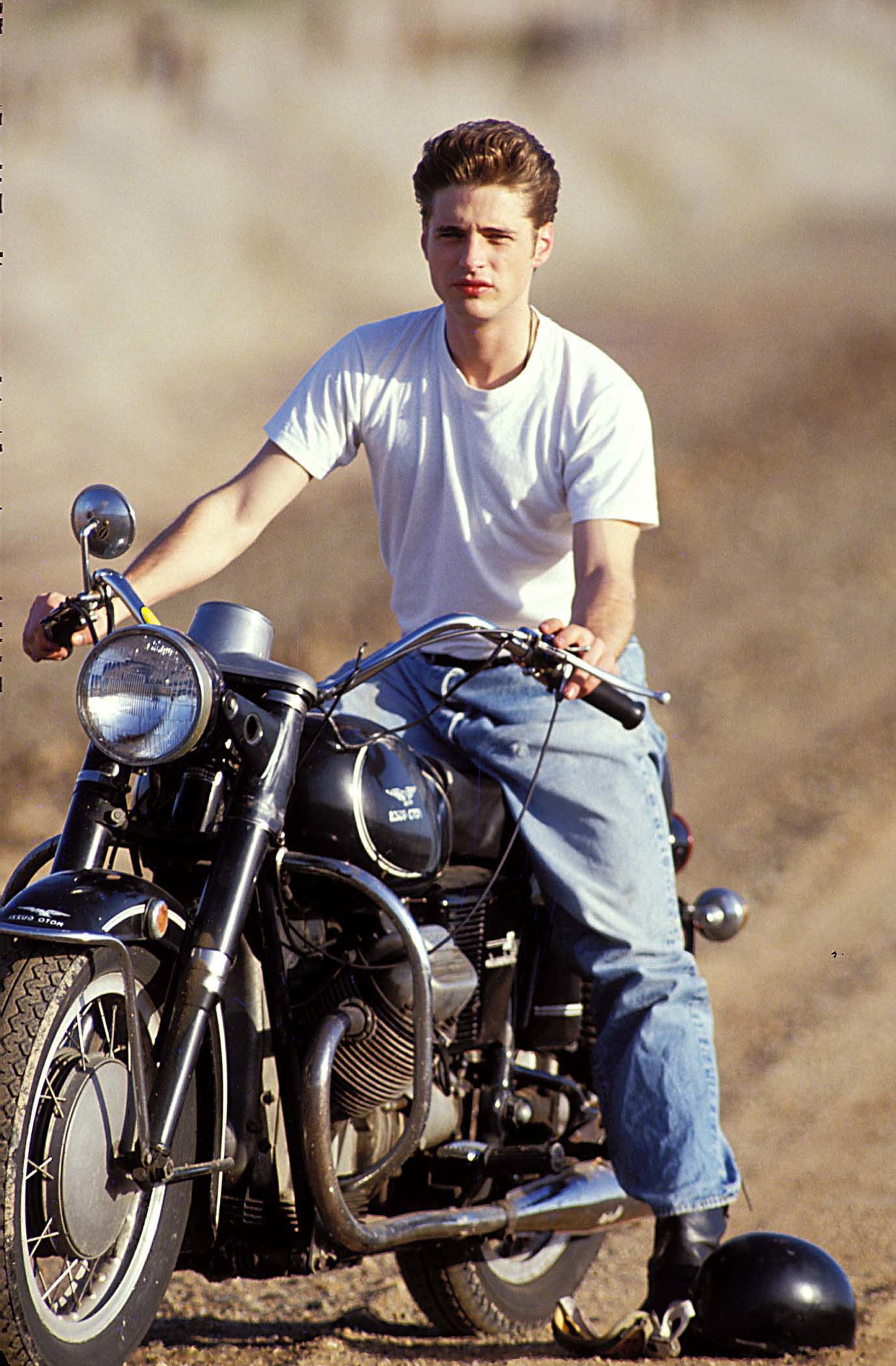 show me a picture of jason priestley