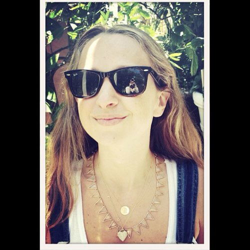 Jennifer Meyer shared a snap while mixing and matching her jewels on a sunny day.
Source: Instagram user jenmeyerjewelry
Jennifer Meyer shared a snap while mixing and matching her jewels on a sunny day.
Source: Instagram user jenmeyerjewelry
