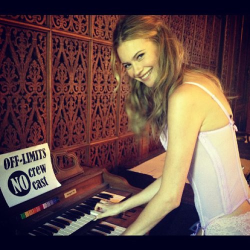 Behati Prinsloo got sneaky while on set.
Source: Instagram user behatiiprinsloo
Behati Prinsloo got sneaky while on set.
Source: Instagram user behatiiprinsloo