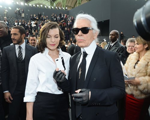 "The iPod is genius. I have 300."
— Karl Lagerfeld on his iPod obsession, according to Vogue UK.
Source: Billy Farrell/BFAnyc.com
"The iPod is genius. I have 300."
— Karl Lagerfeld on his iPod obsession, according to Vogue UK.
Source: Billy Farrell/BFAnyc.com