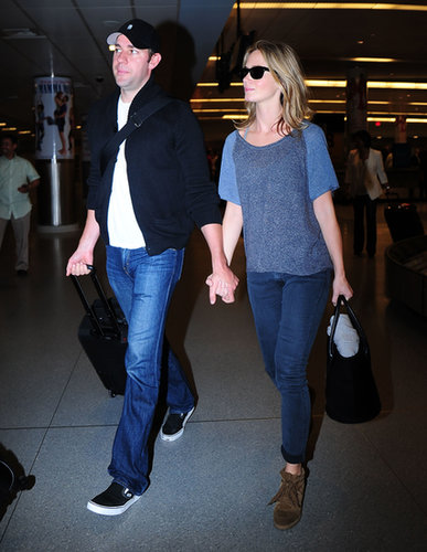We love that Emily Blunt's two-tone tee and wedge sneakers went above and beyond the usual tee and sneakers.
We love that Emily Blunt's two-tone tee and wedge sneakers went above and beyond the usual tee and sneakers.
