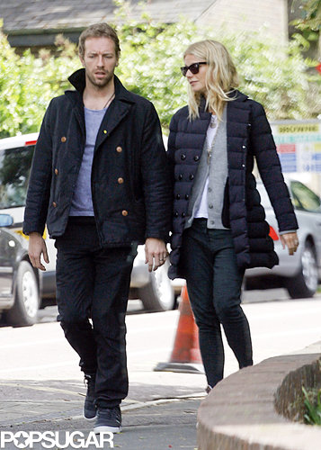 Gywneth Paltrow and Chris Martin took a stroll in London together.
Gywneth Paltrow and Chris Martin took a stroll in London together.