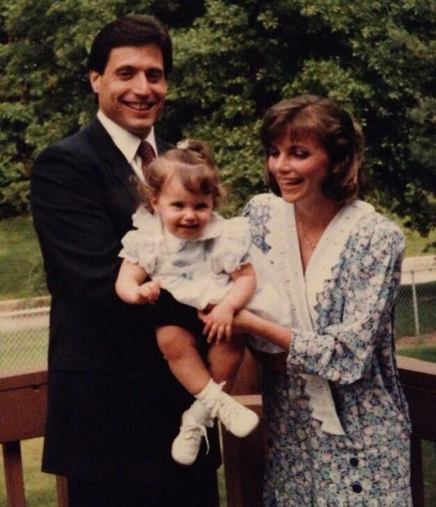 Dianna Agron shared a classic photo of her handsome papa.
Source: Twitter user diannaagron
Dianna Agron shared a classic photo of her handsome papa.
Source: Twitter user diannaagron